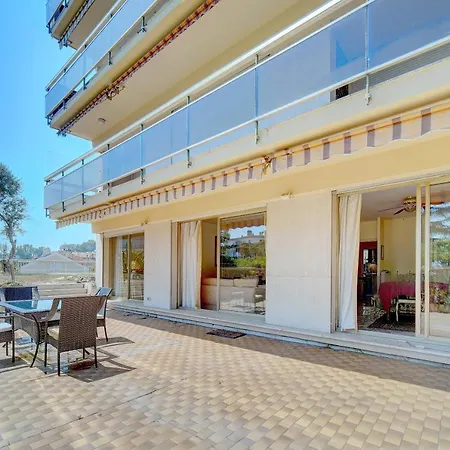 Comfortable, Superb South Terrace Apartment Cannes