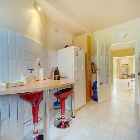 Comfortable, Superb South Terrace *