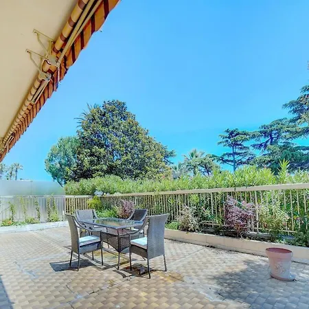 Comfortable, Superb South Terrace